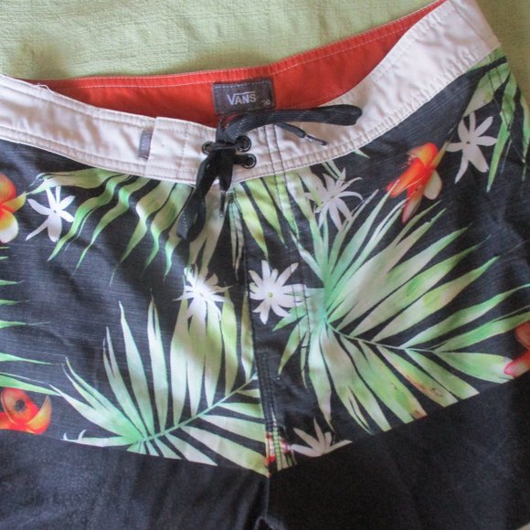 VANS BOARD SHORTS HAWAIIAN Design Sz 30 Zippered Back Pocket - Picture 2 of 5